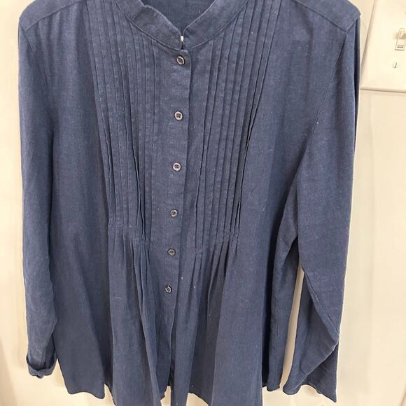 Button up blouse - Picture 2 of 5